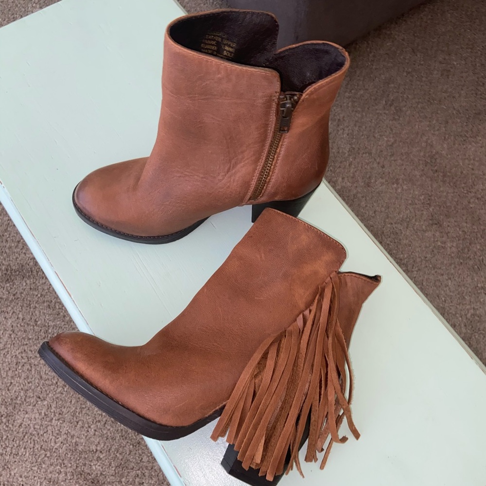 Steve Madden fringe Booties - Picture 1 of 5